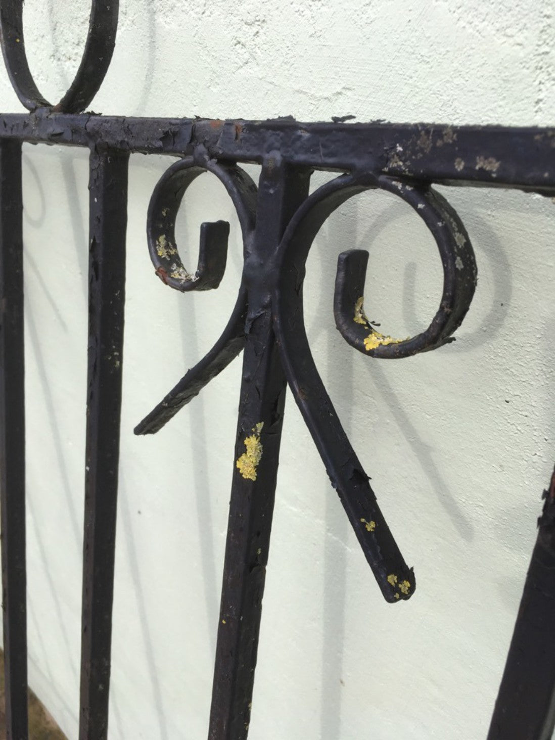 234cm Wide Pair Of Reclaimed Rusty Old Black Steel Driveway Gates Restoration