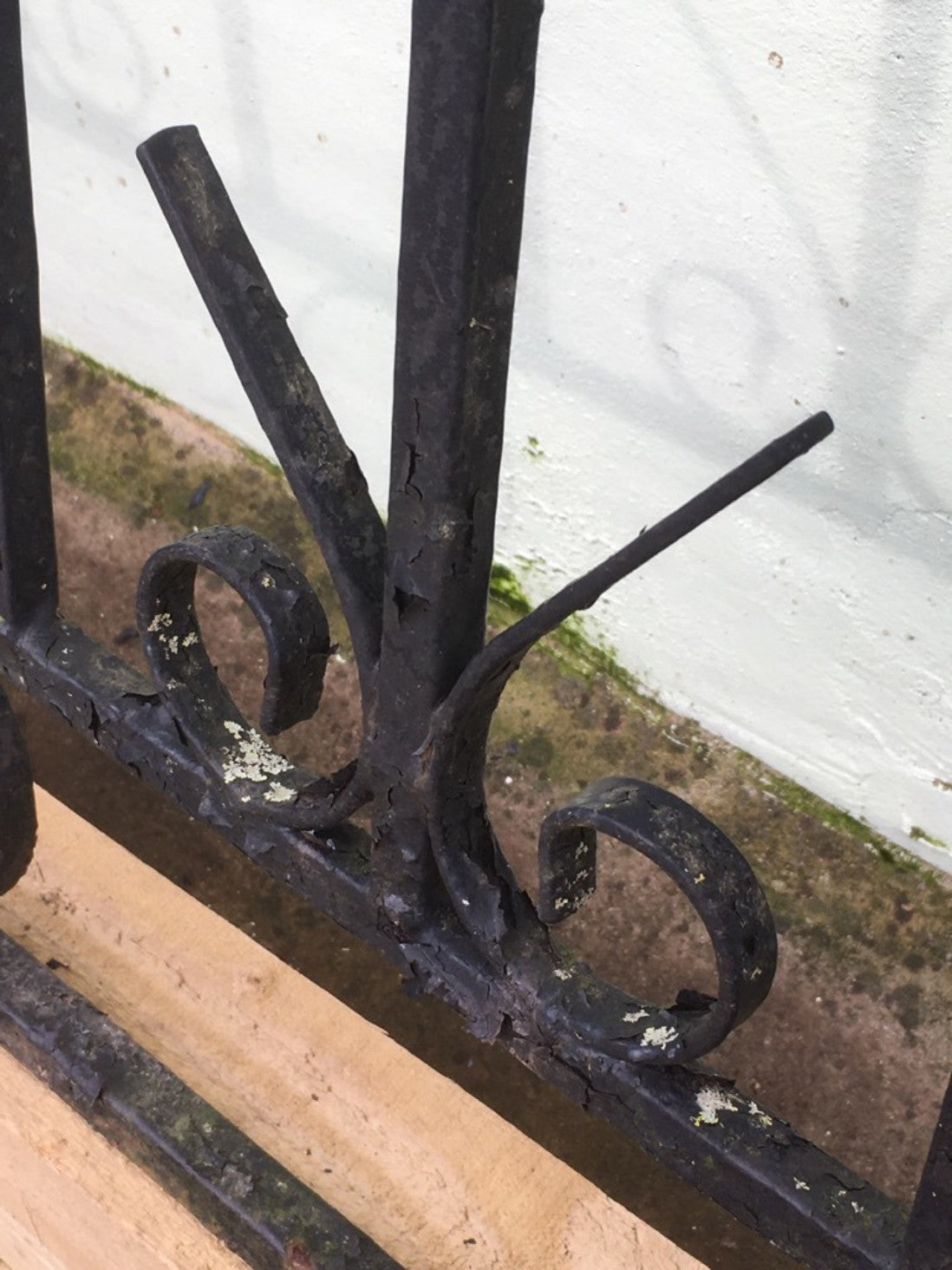 234cm Wide Pair Of Reclaimed Rusty Old Black Steel Driveway Gates Restoration