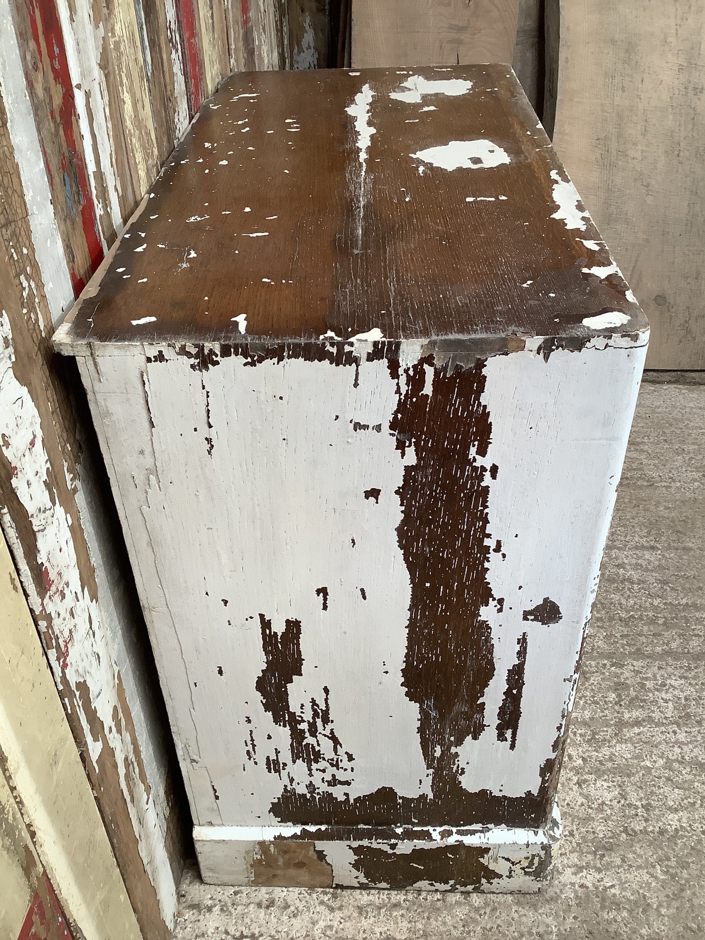 1930s Sanded Oak Veneered & Pine 2 Over 2 Chest of Drawers 2'8"H 3'1" W