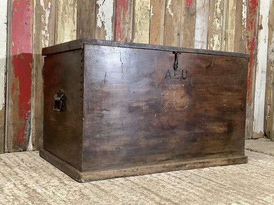 Beautiful Dark Old Waxed Mahogany & Metal,Ply Blanket Storage Box 1'8"H 2'8" W