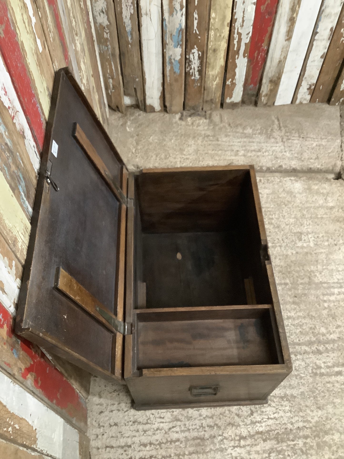 Beautiful Dark Old Waxed Mahogany & Metal,Ply Blanket Storage Box 1'8"H 2'8" W