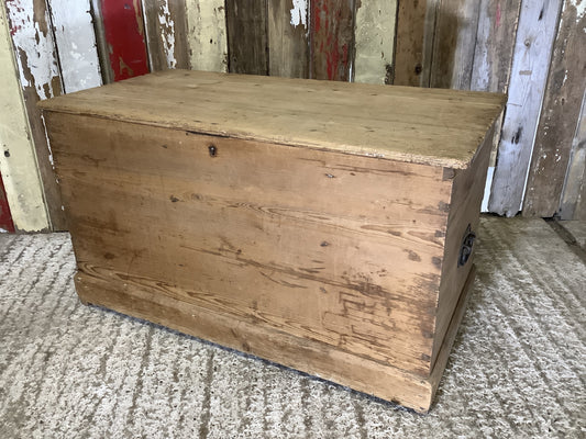 Rustic Antique Victorian Stripped Pine Blanket Toy Box Wooden 1'6"H 2'9" W