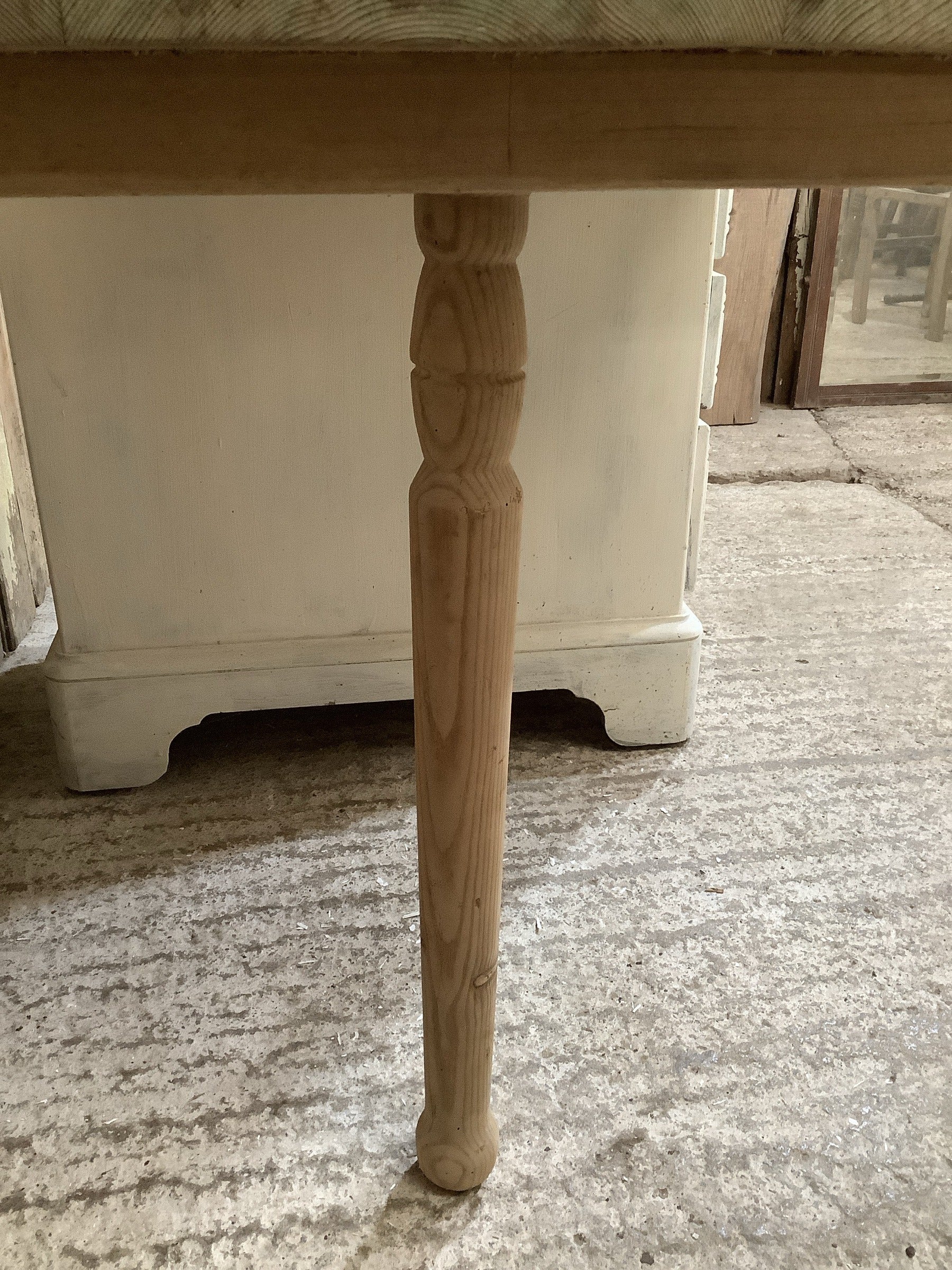 Reclaimed table leg