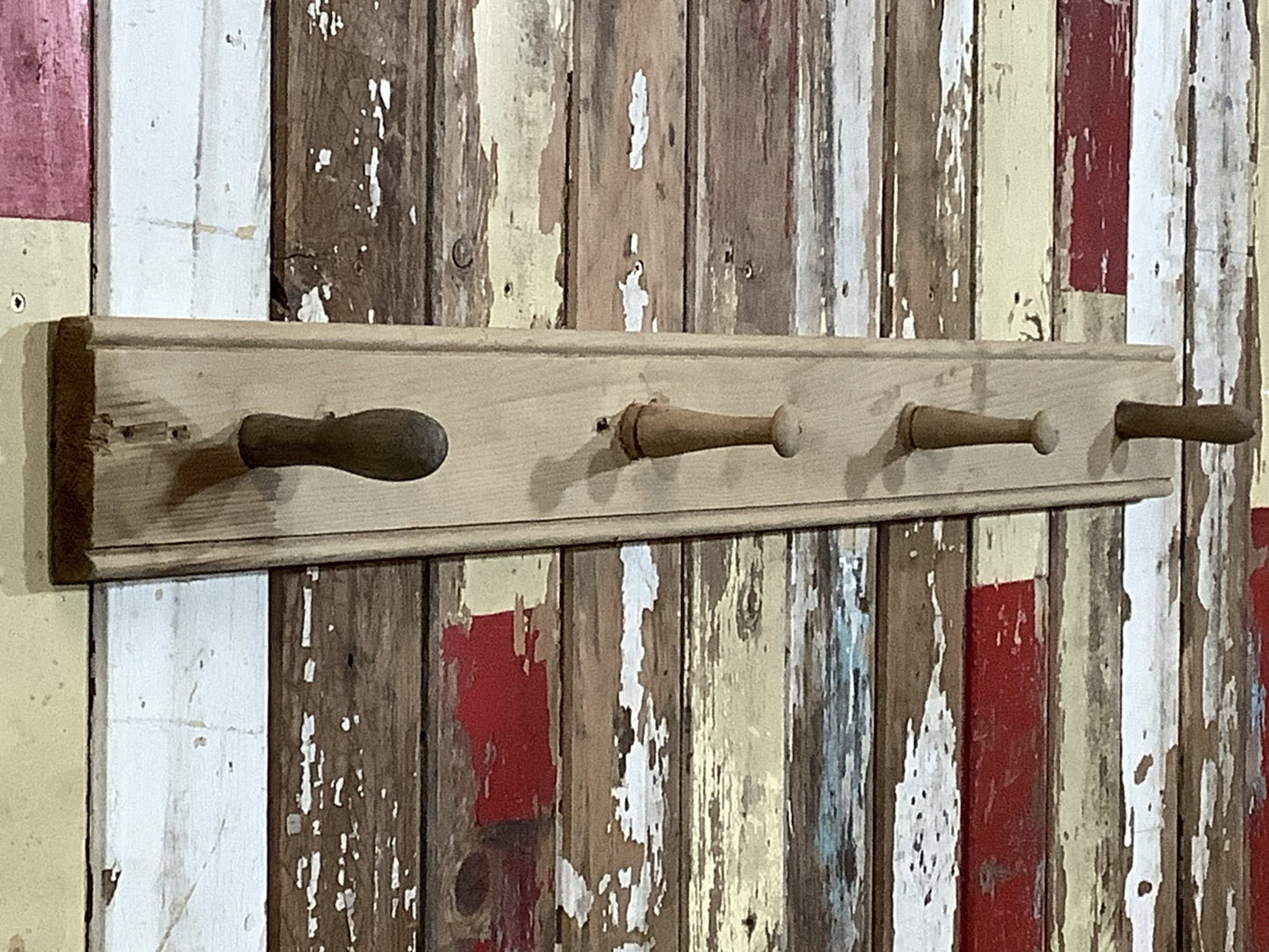 Rack Of 4 Rustic Old Stripped Pine & Beech Wooden Coat Hooks 3'6"