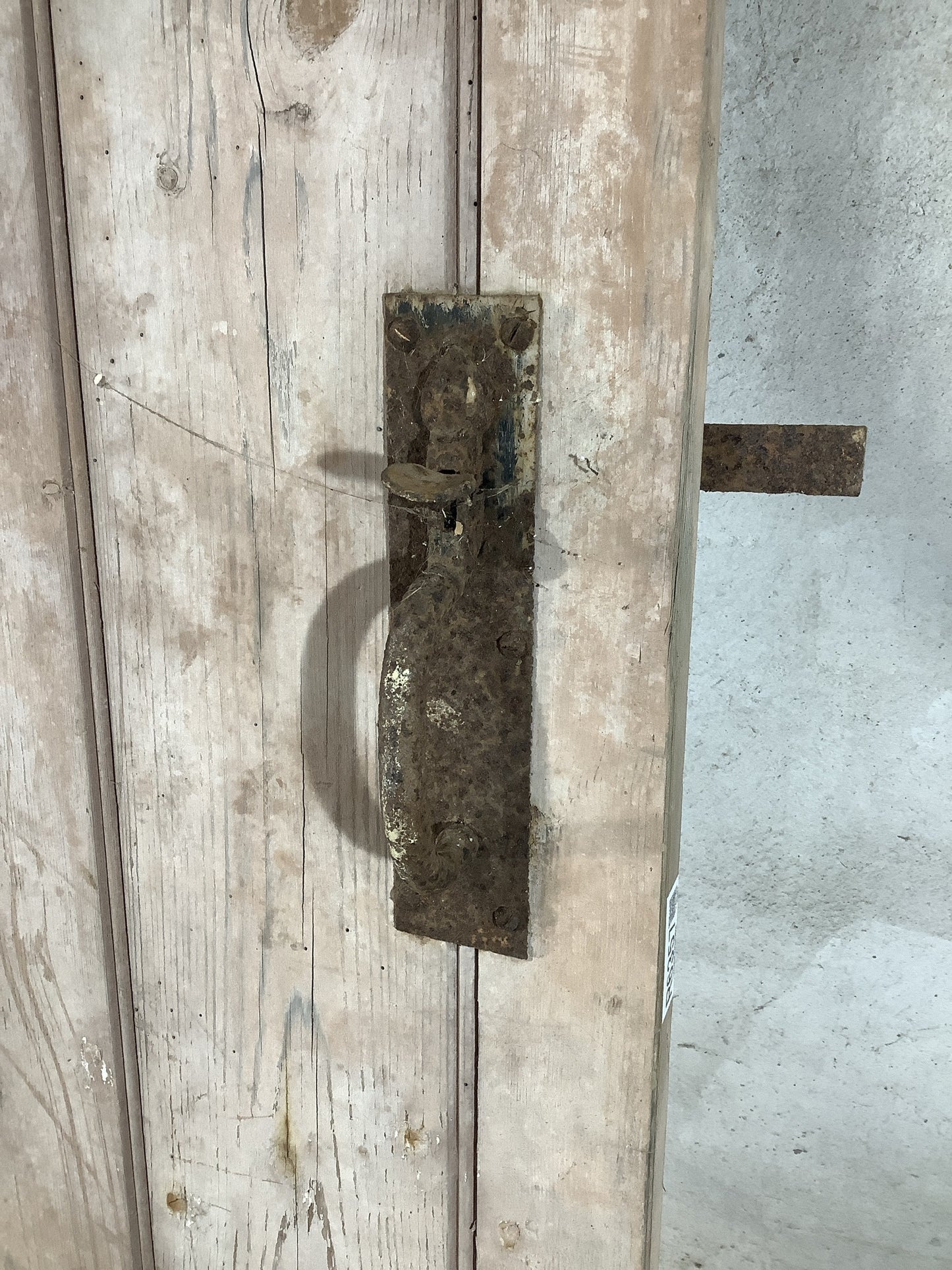 6th Picture showing suffolk latch