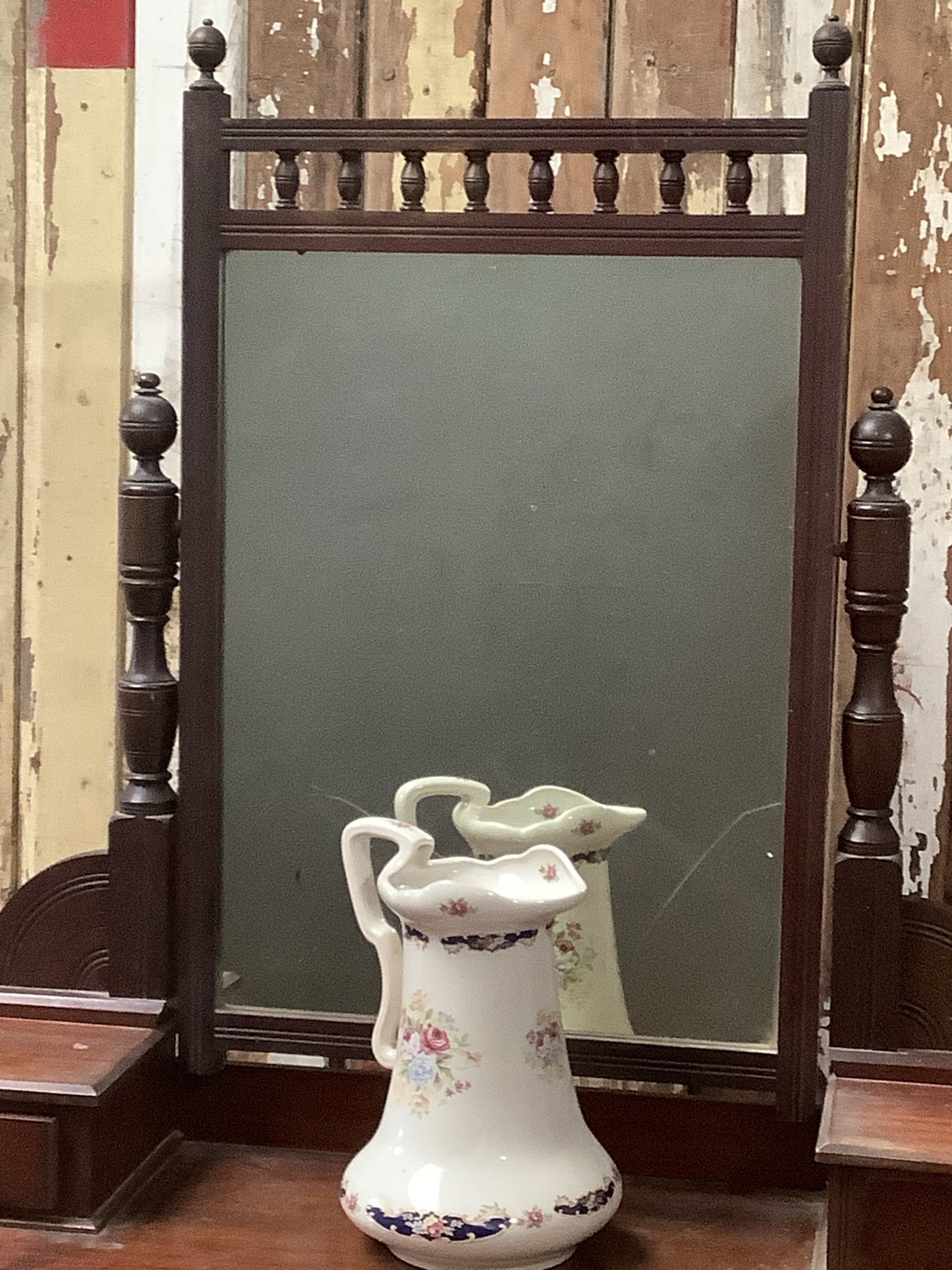 Beautiful Dark Mahogany Late Victorian Polished Mahogany Dressing Table Wooden