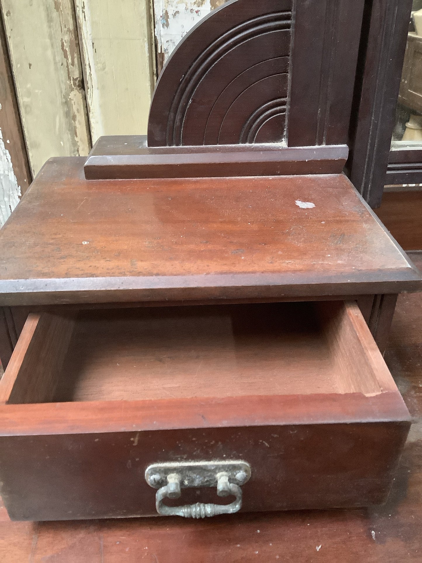 Beautiful Dark Mahogany Late Victorian Polished Mahogany Dressing Table Wooden