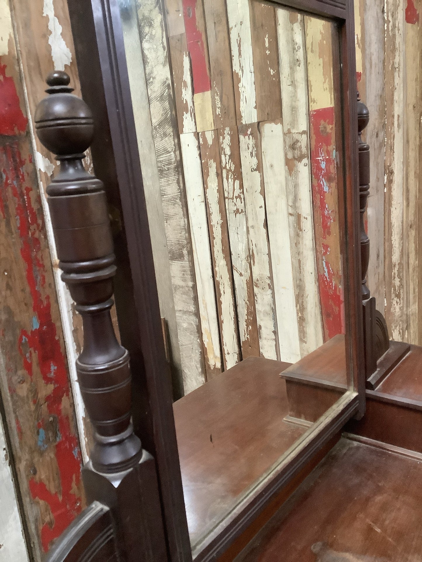 Beautiful Dark Mahogany Late Victorian Polished Mahogany Dressing Table Wooden