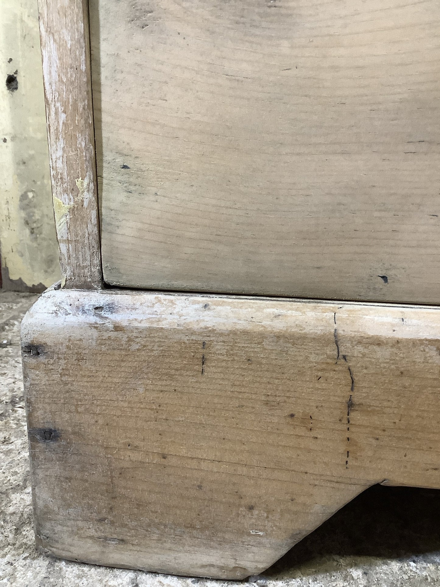 Good Victorian Stripped Pine & Porcelain 2 Over 2 Chest of Drawers