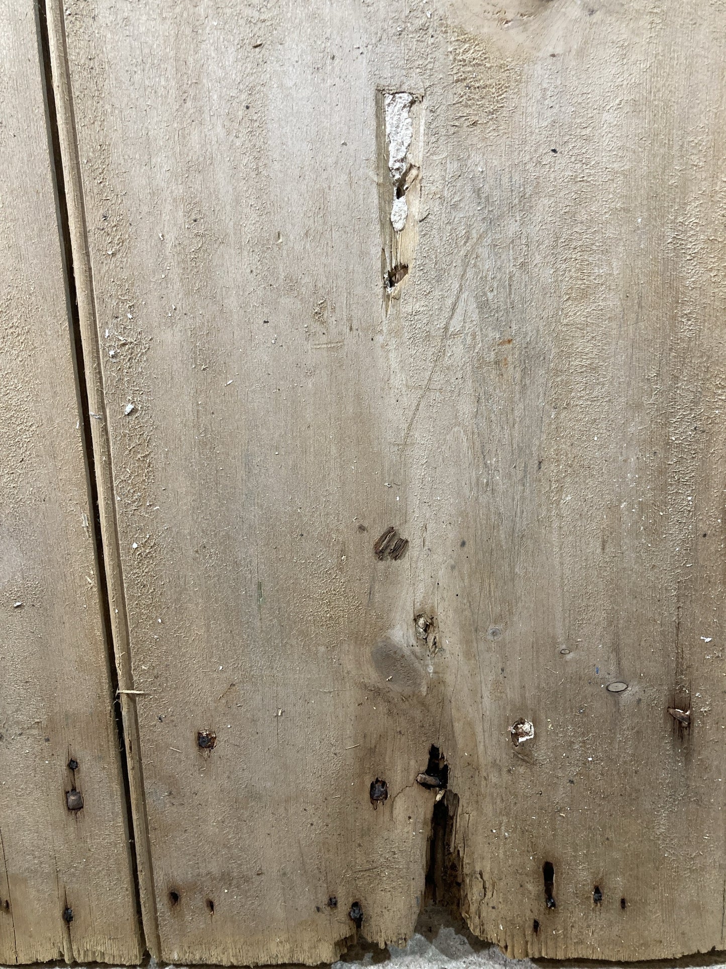 5th picture showing uneven bottom