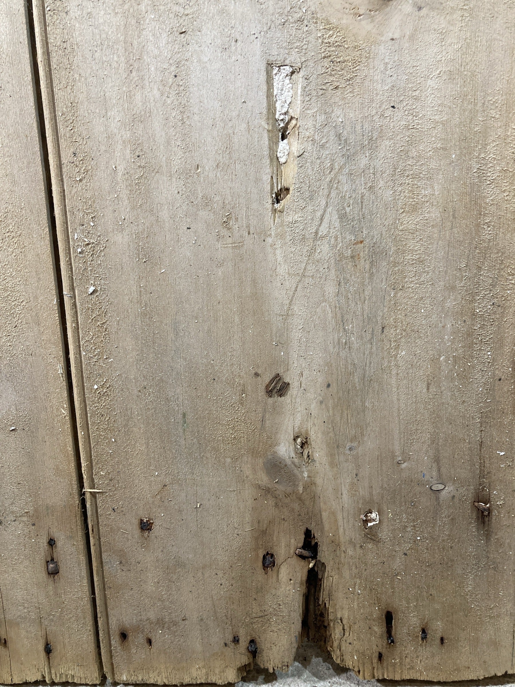 5th picture showing uneven bottom