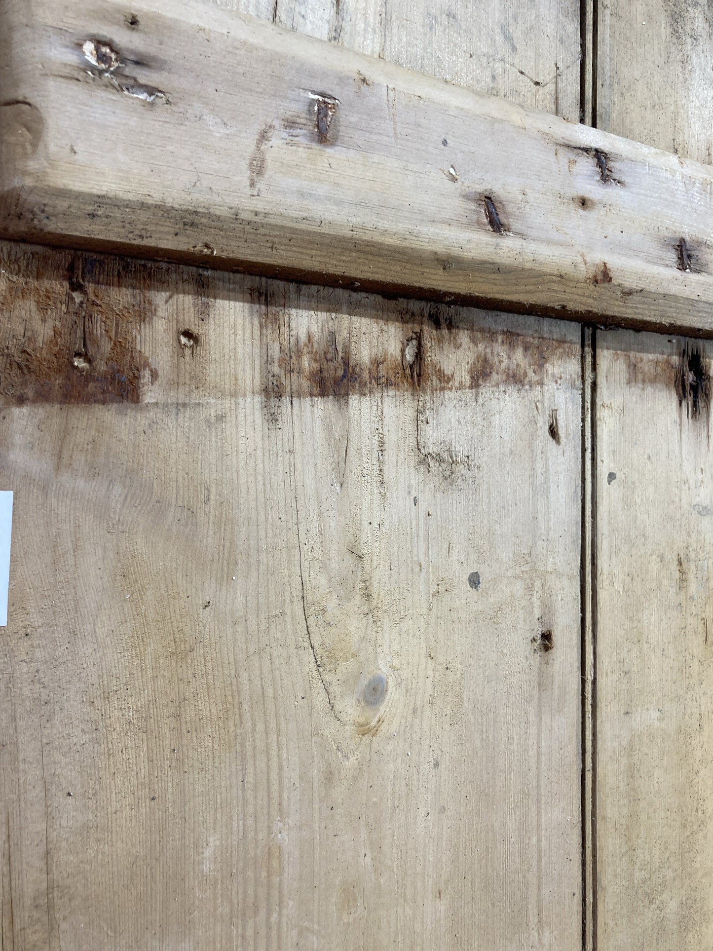 12th Picture showing old hinge marks