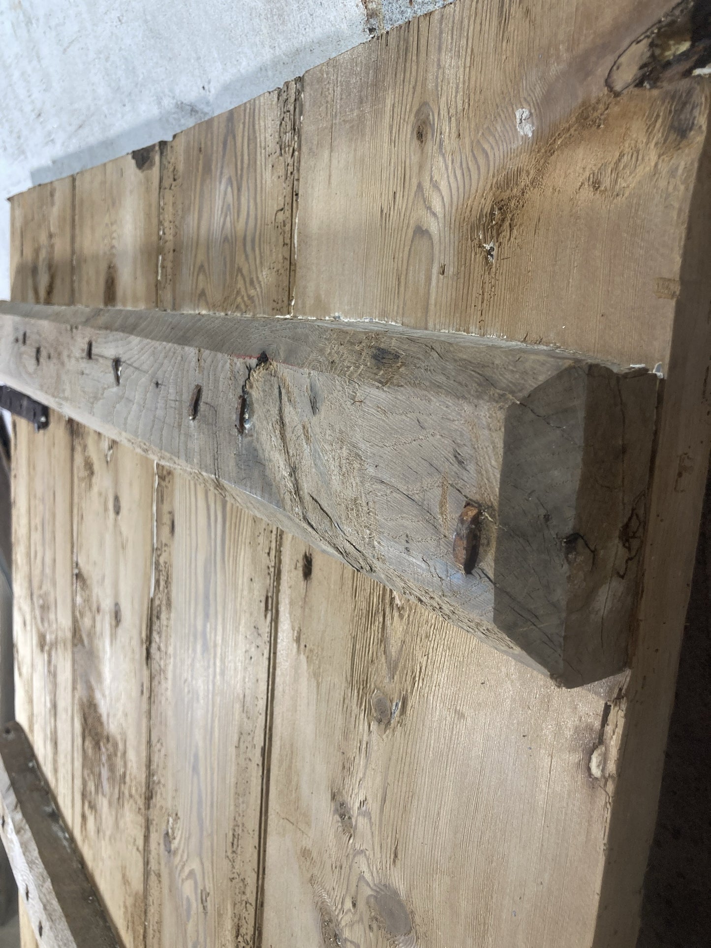 5th picture showing oak ledges