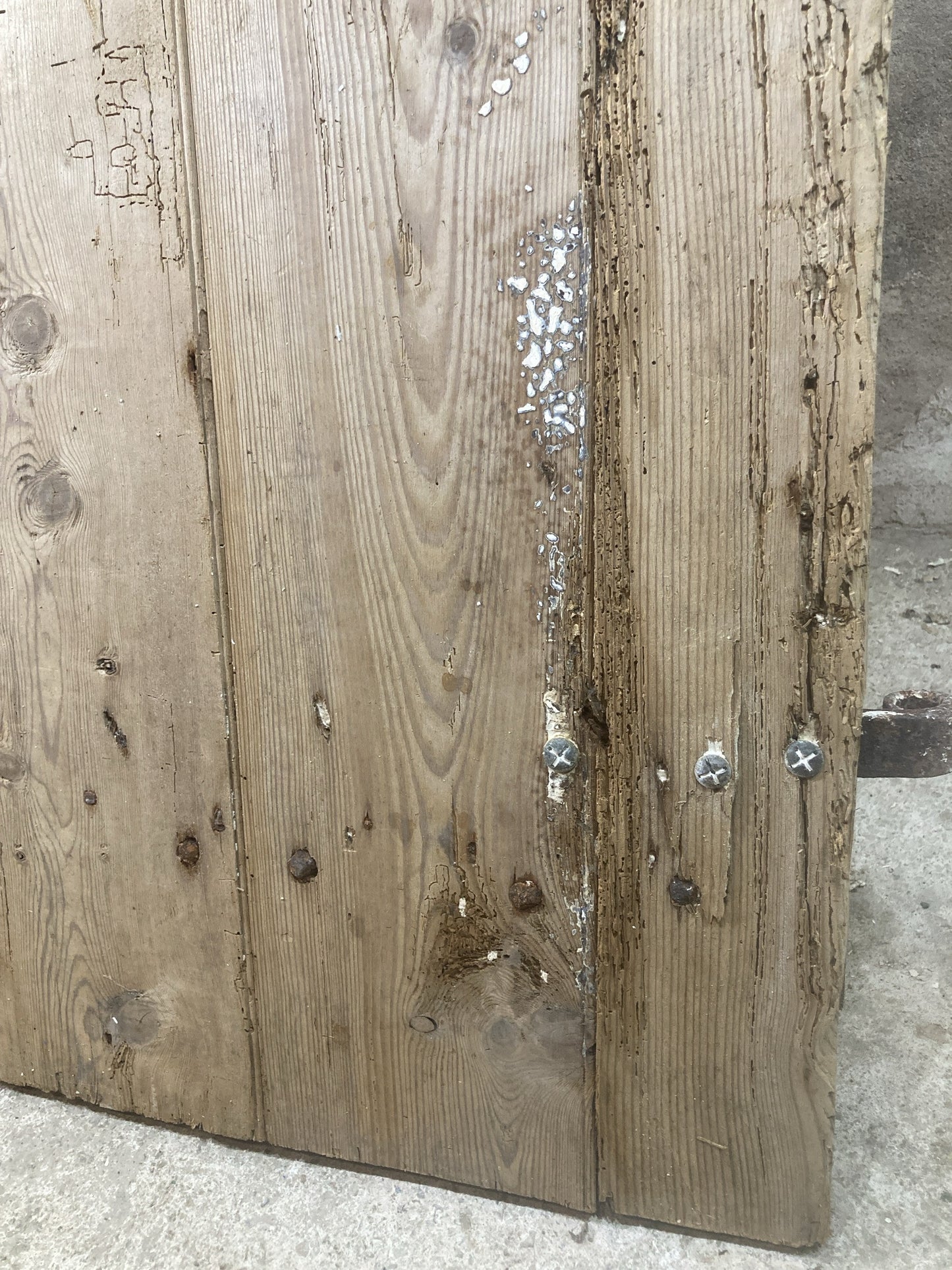 12th Picture showing some old paint