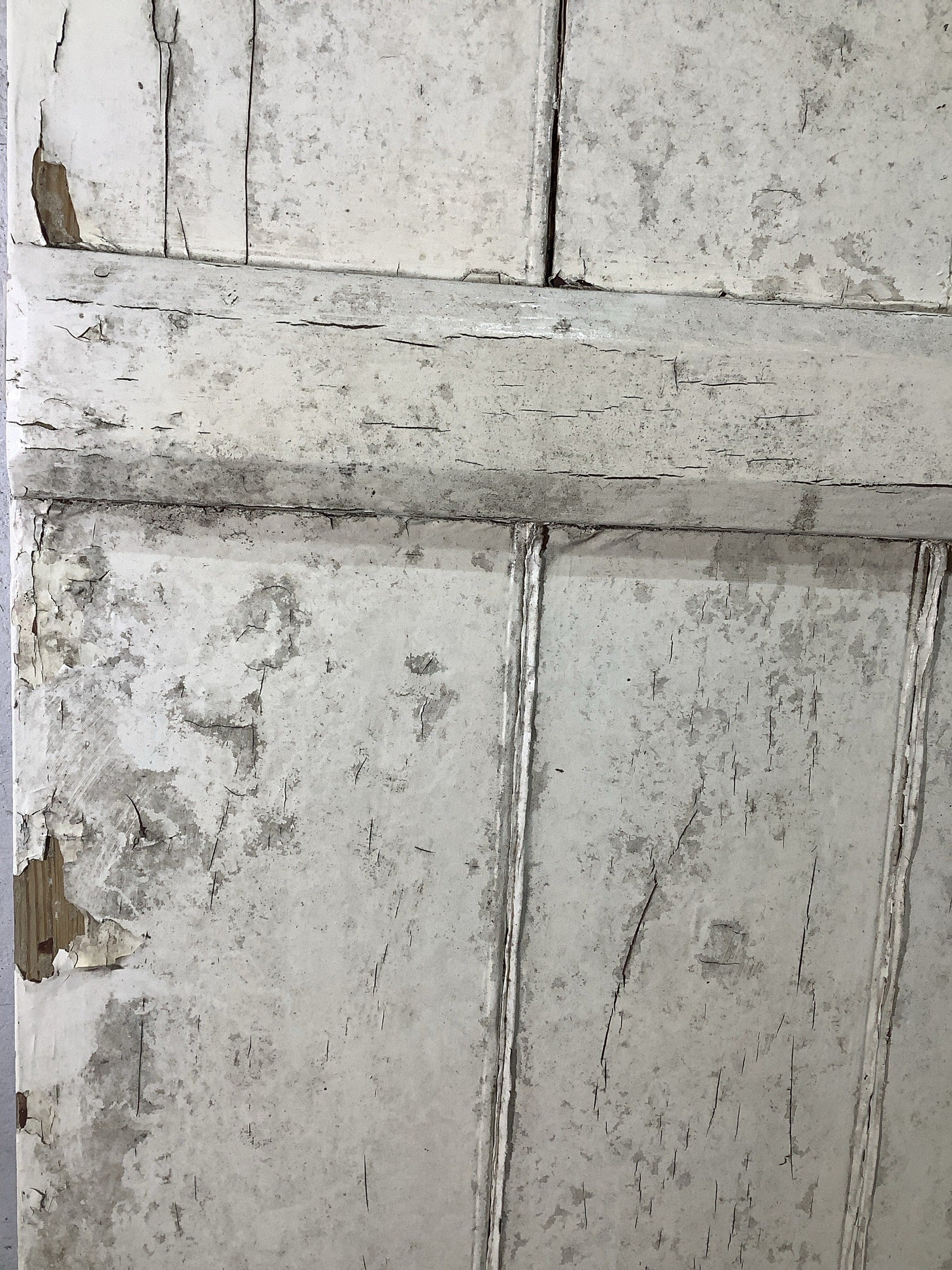 12th Picture showing flaking paint