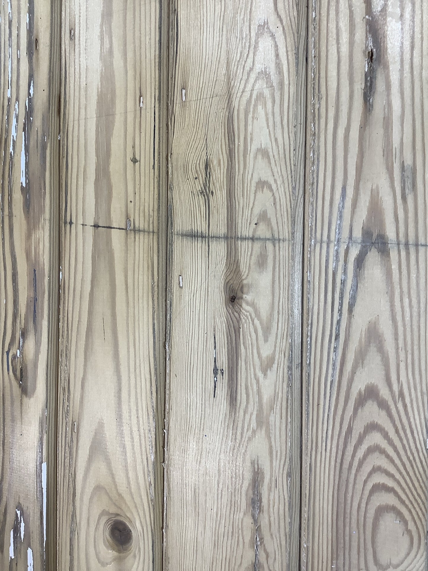 5th picture showing scratch across panels