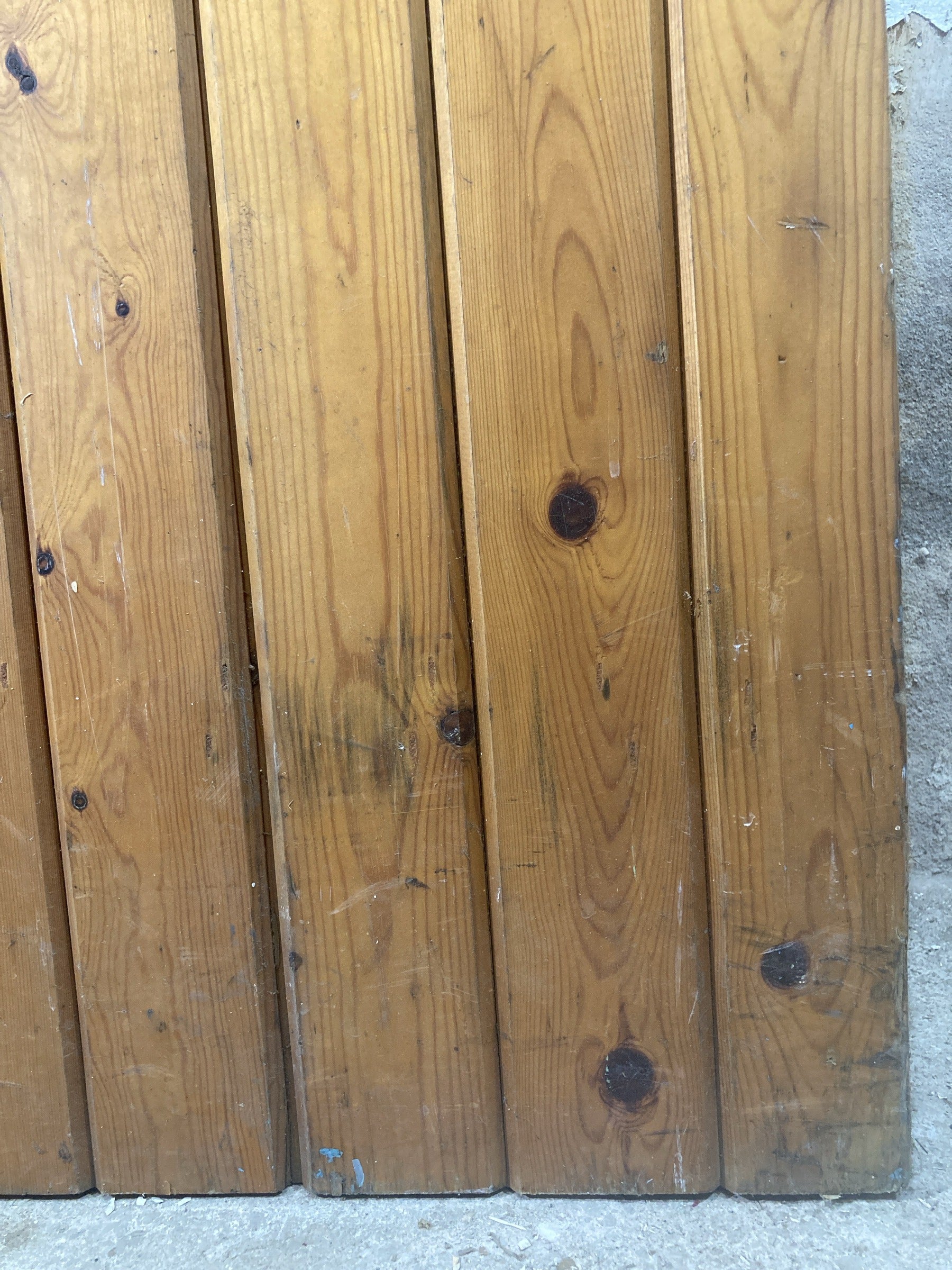 10th Picture showing marks and scratches