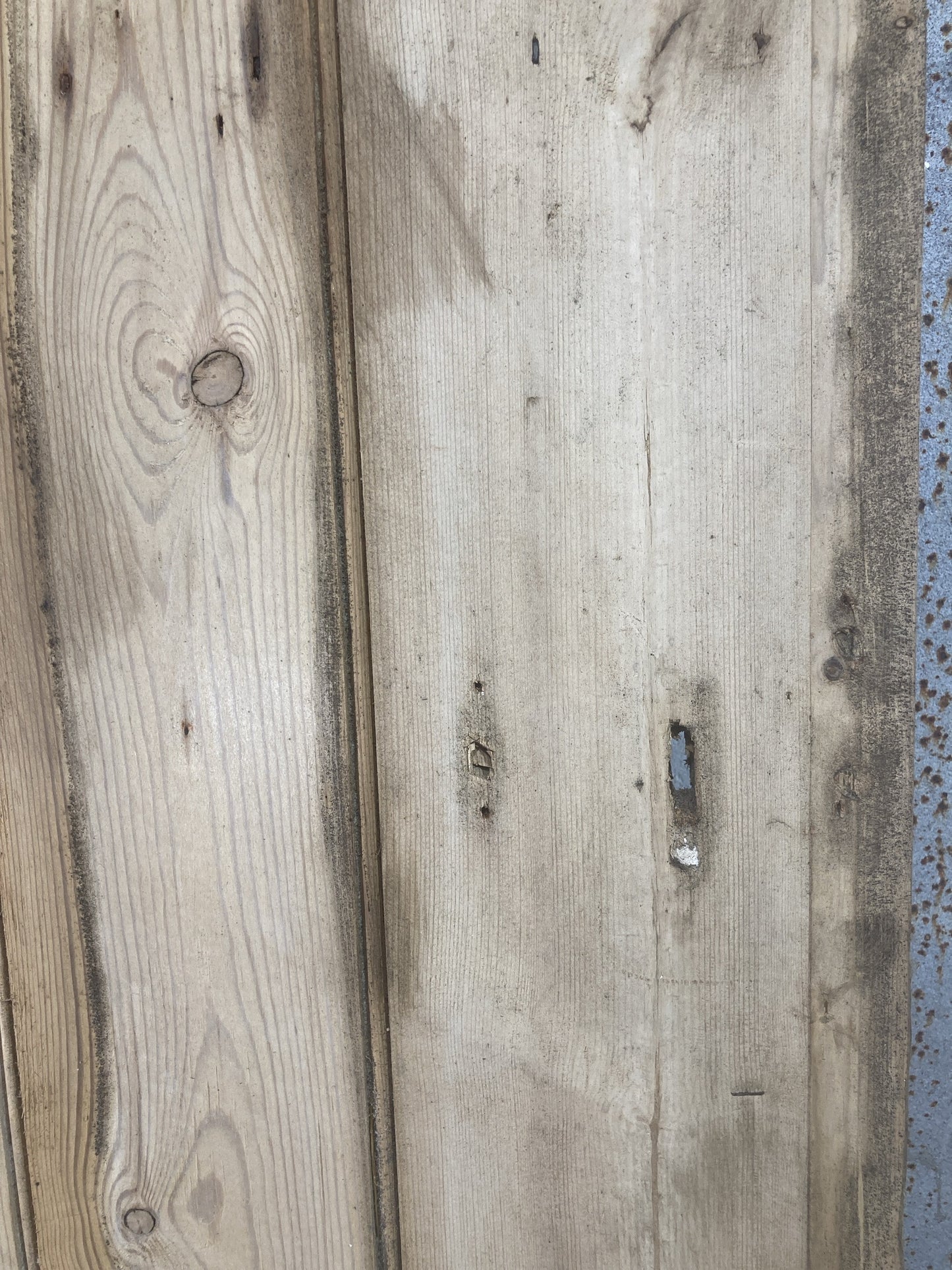 5th picture showing lock holes