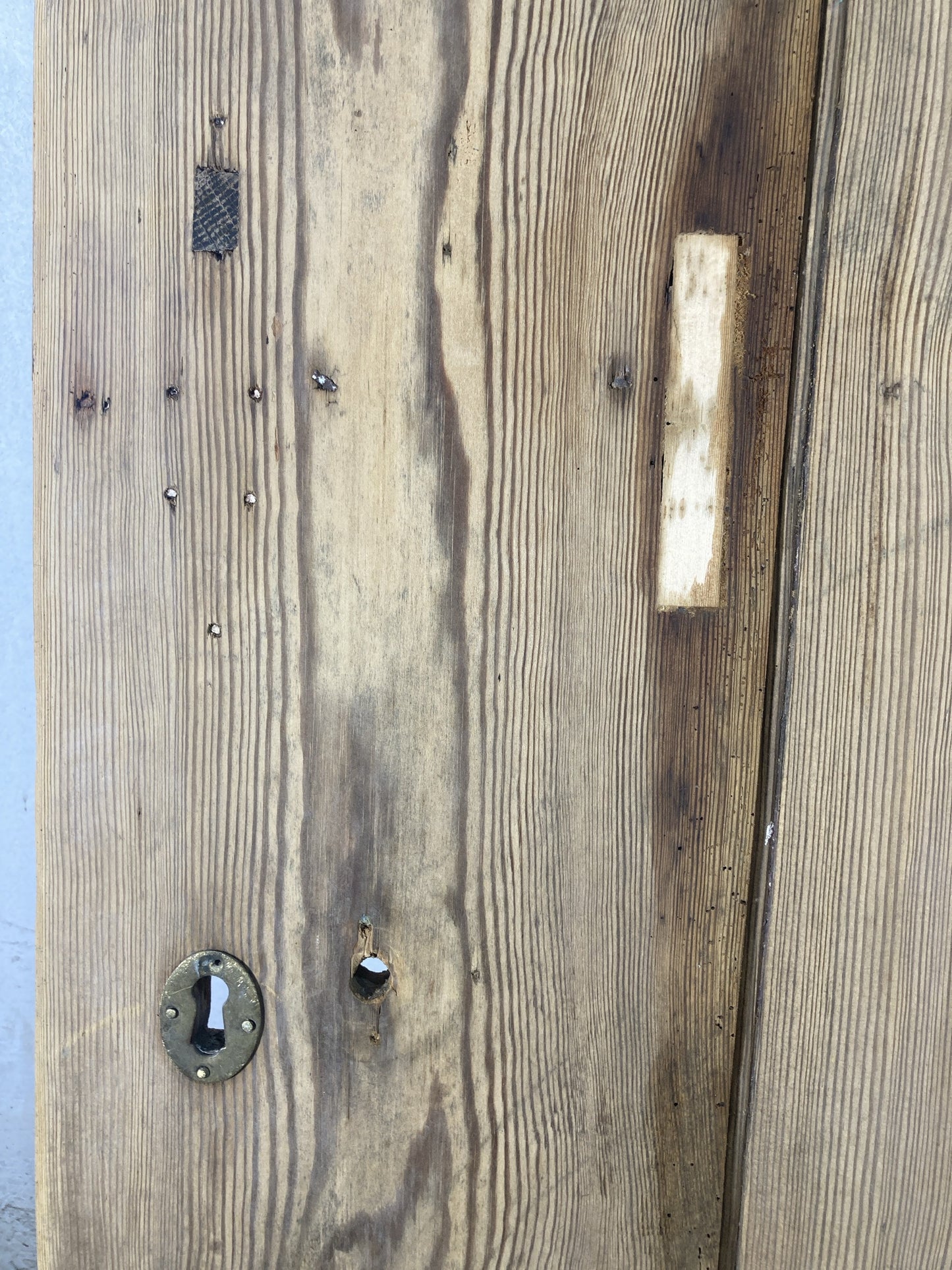 5th picture showing lock and water mark