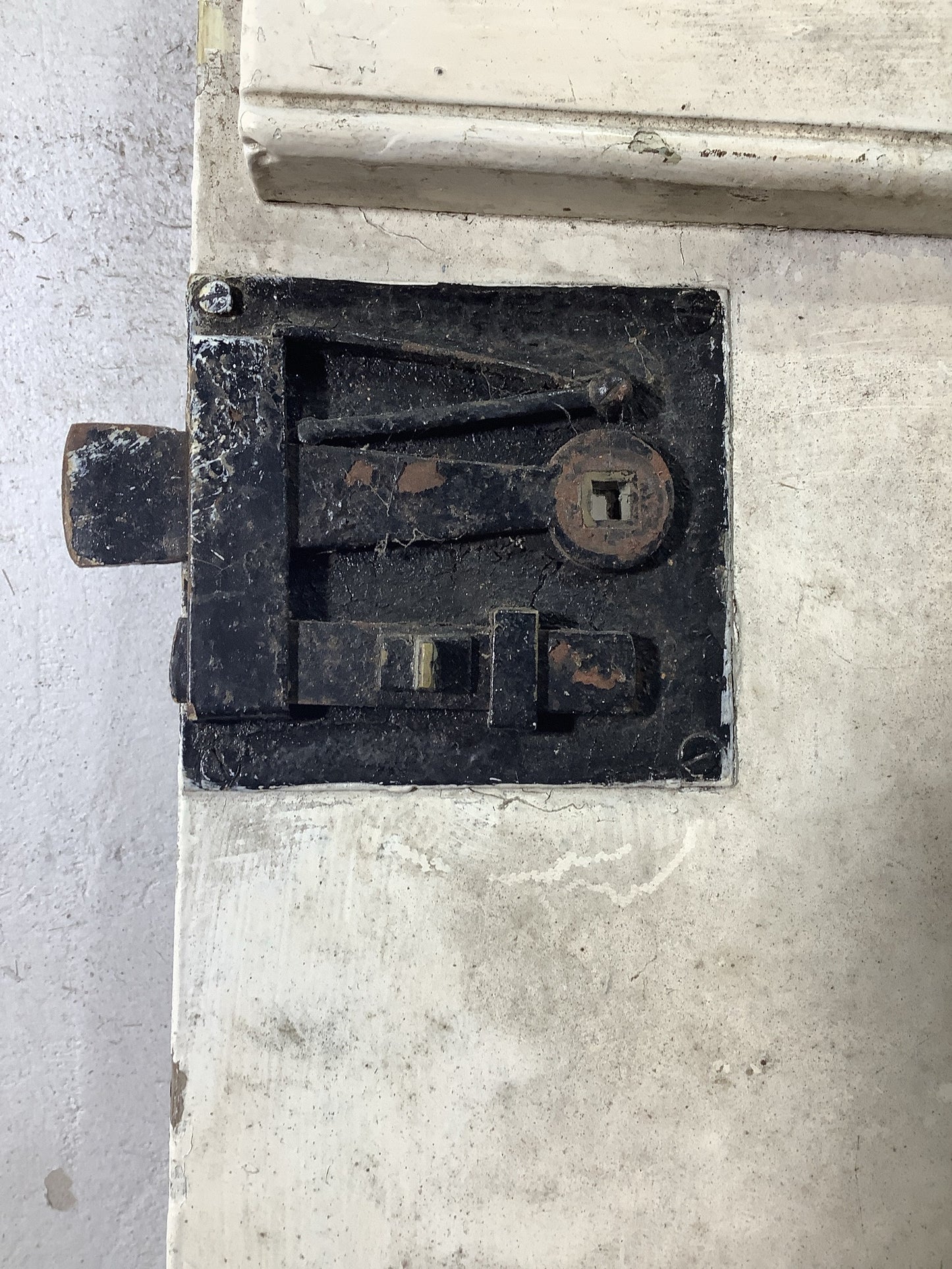 10th Picture showing skeleton lock/latch