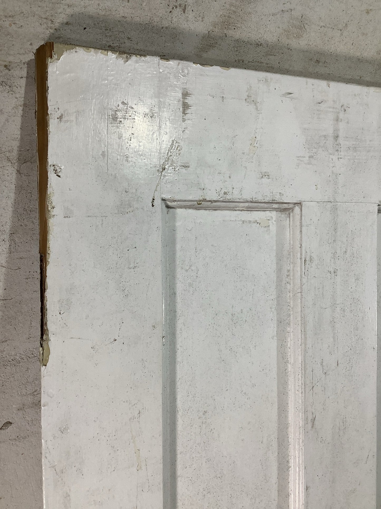 9th Picture showing bit of damage to the stile