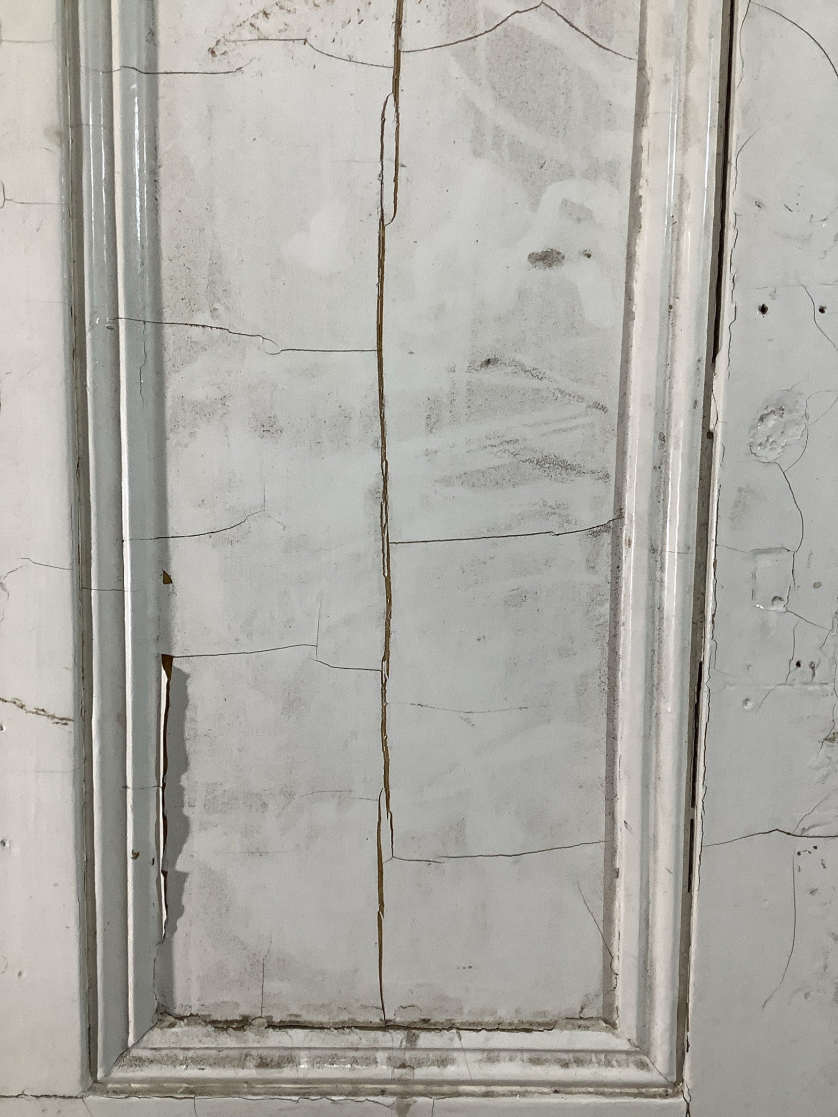 4th Picture showing thin panel split