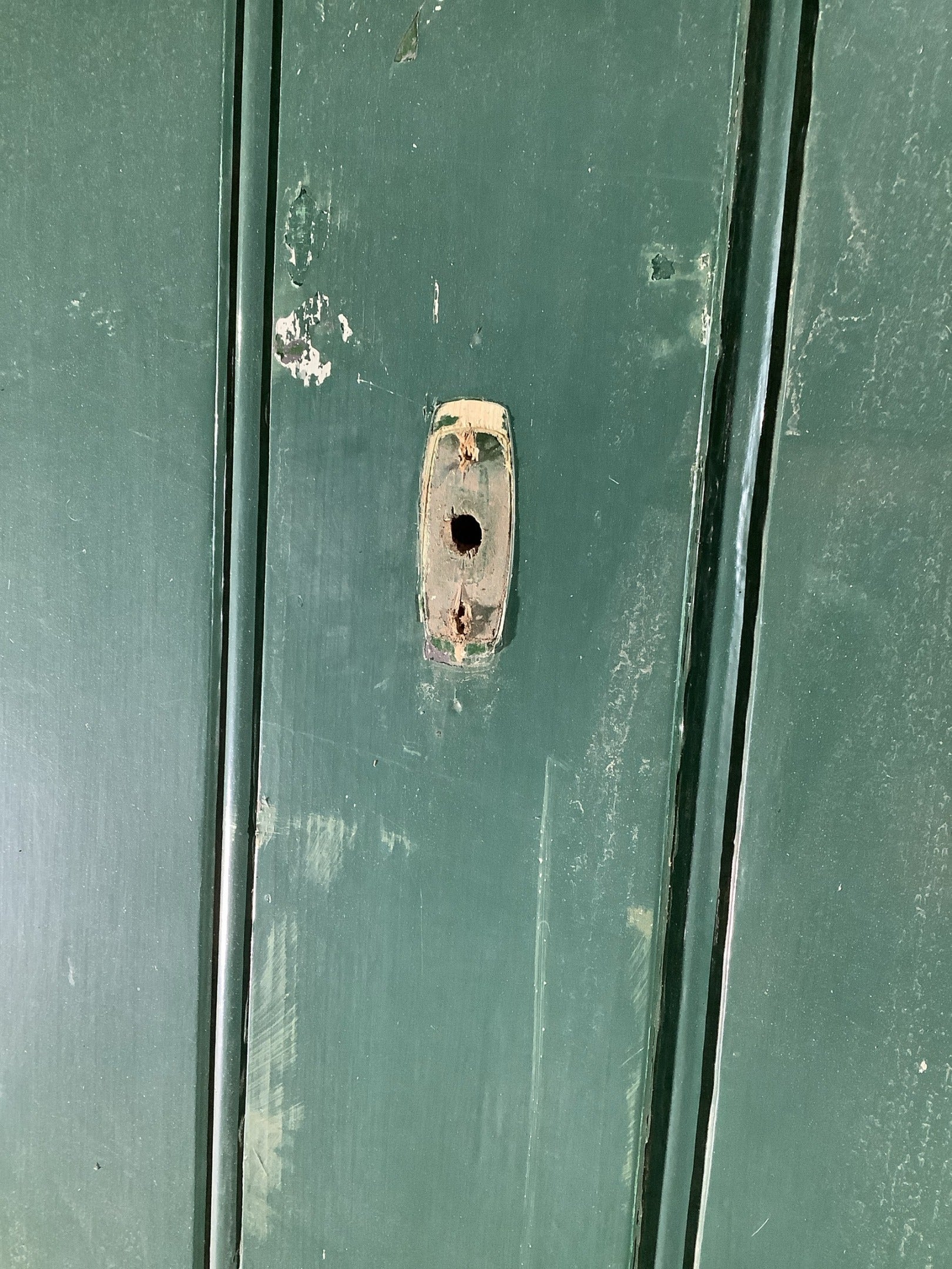 9th Picture showing old door bell hole