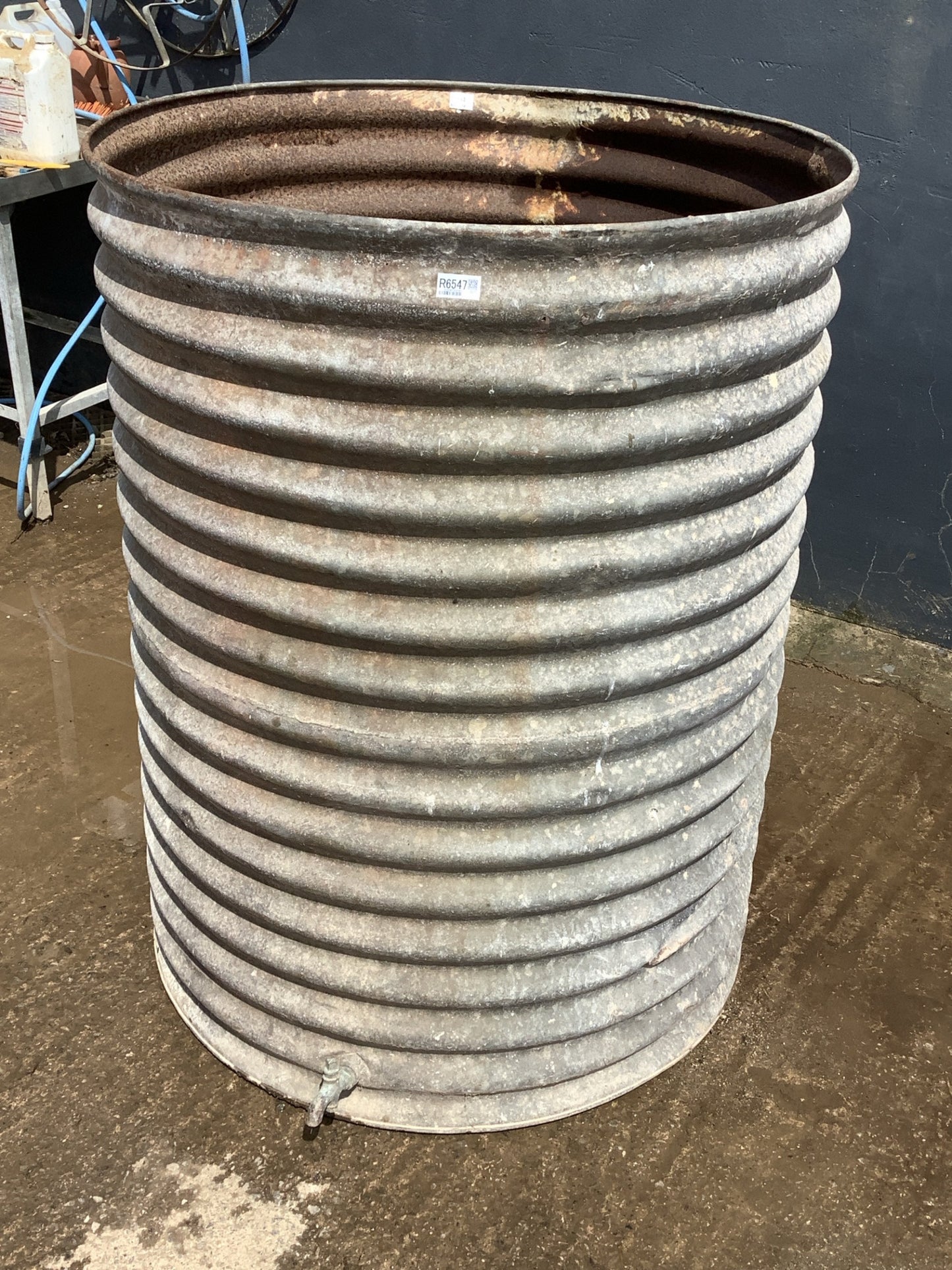 4ft Tall Round Corrugated Old Galvanised Tarnished Metal Water Butt Planter