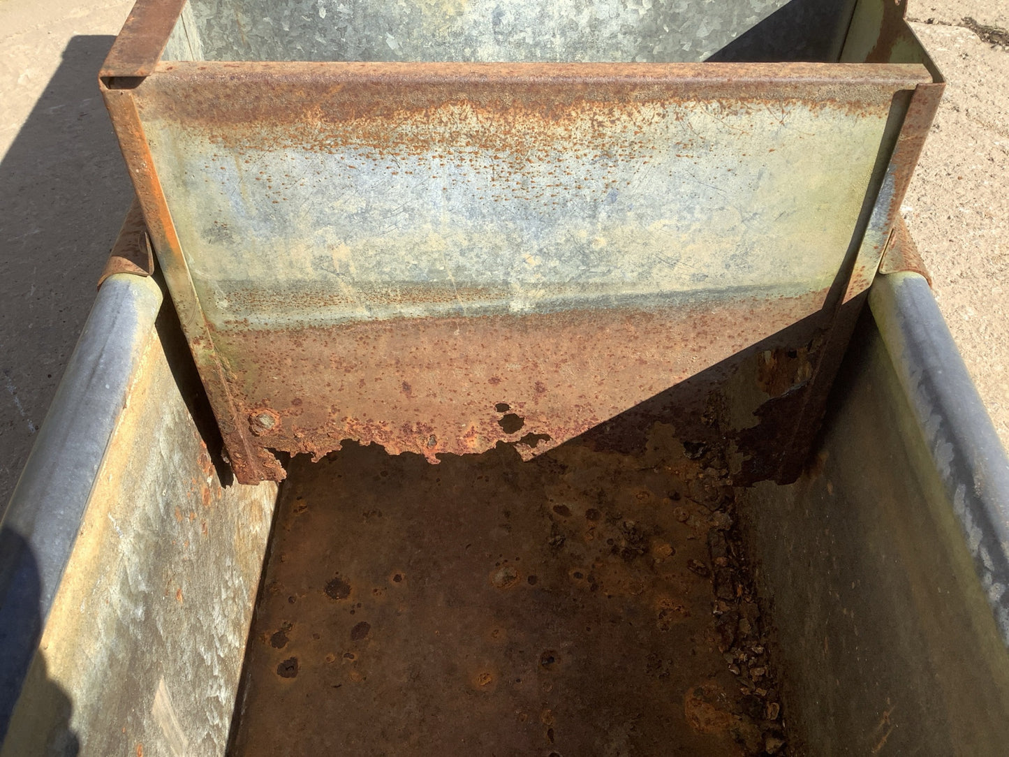 Rusty on bottom of header tank