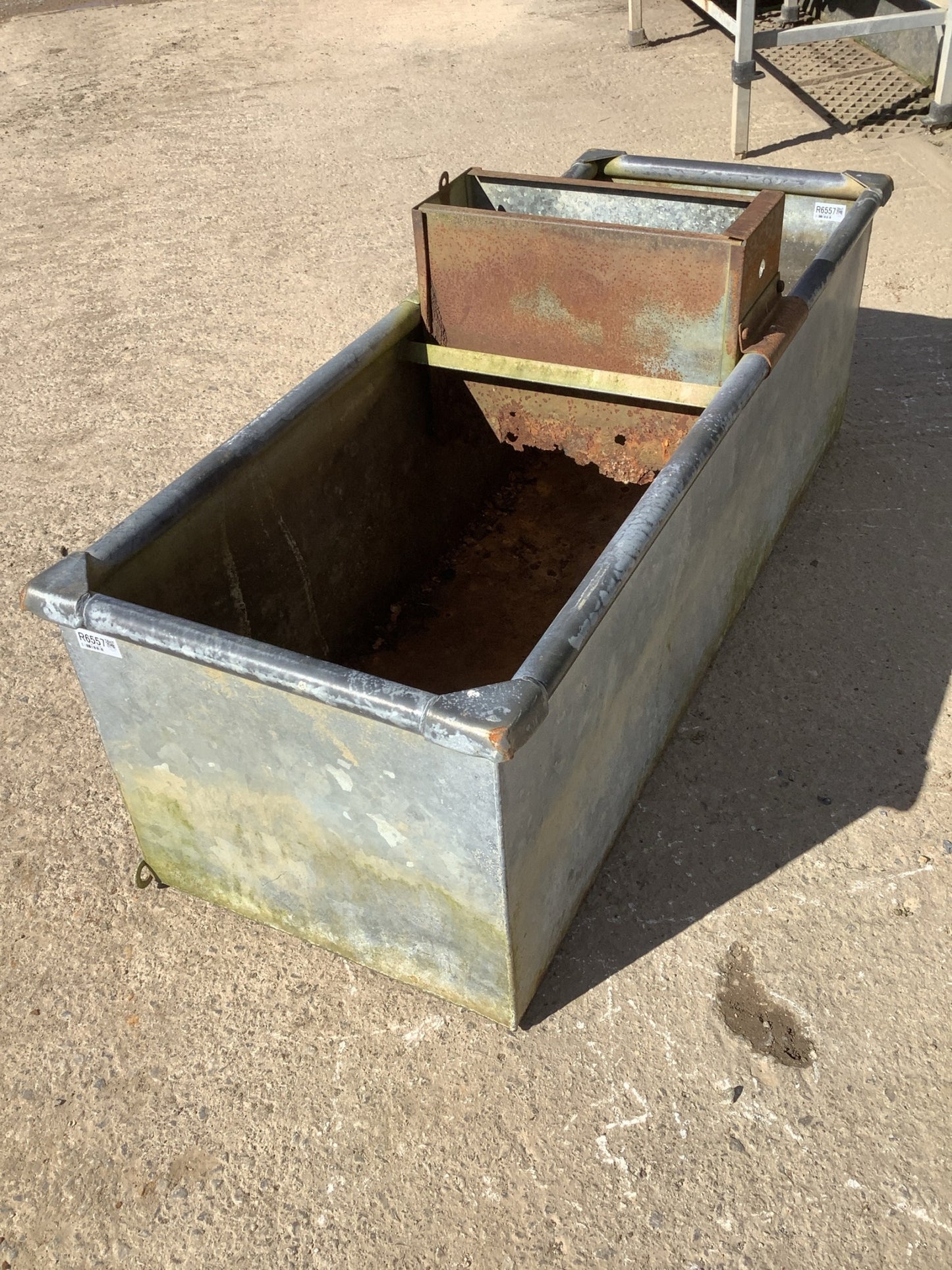 1'8"H 1'6" W Lovely Rustic Weathered Old Galvanized Metal Planter Water Trough