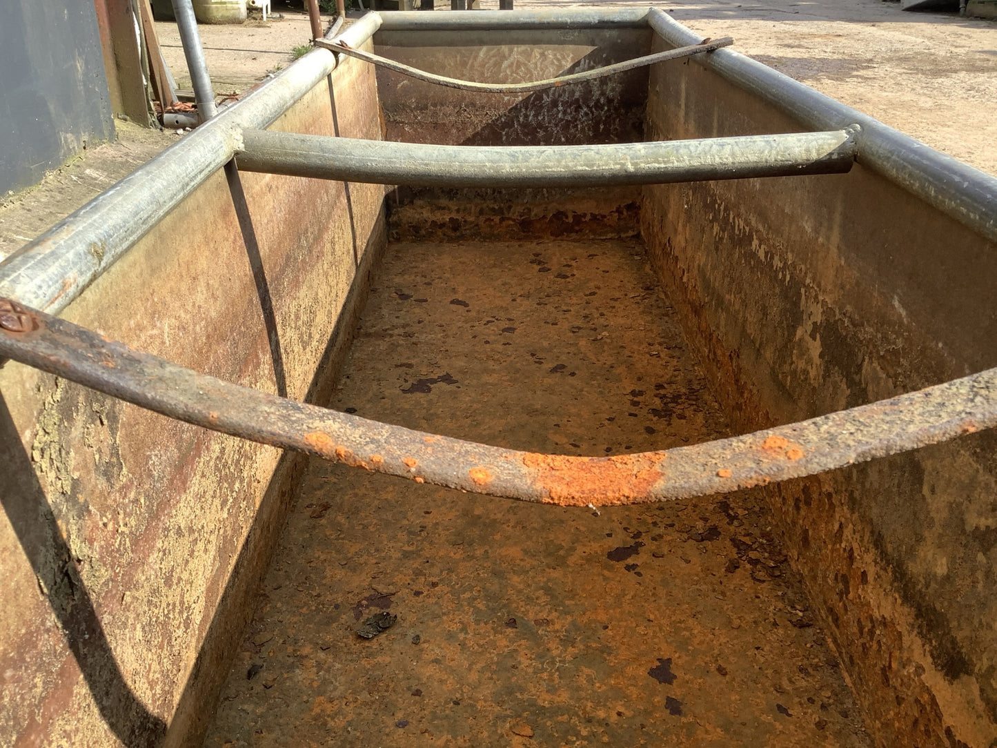 Bent middle dividers