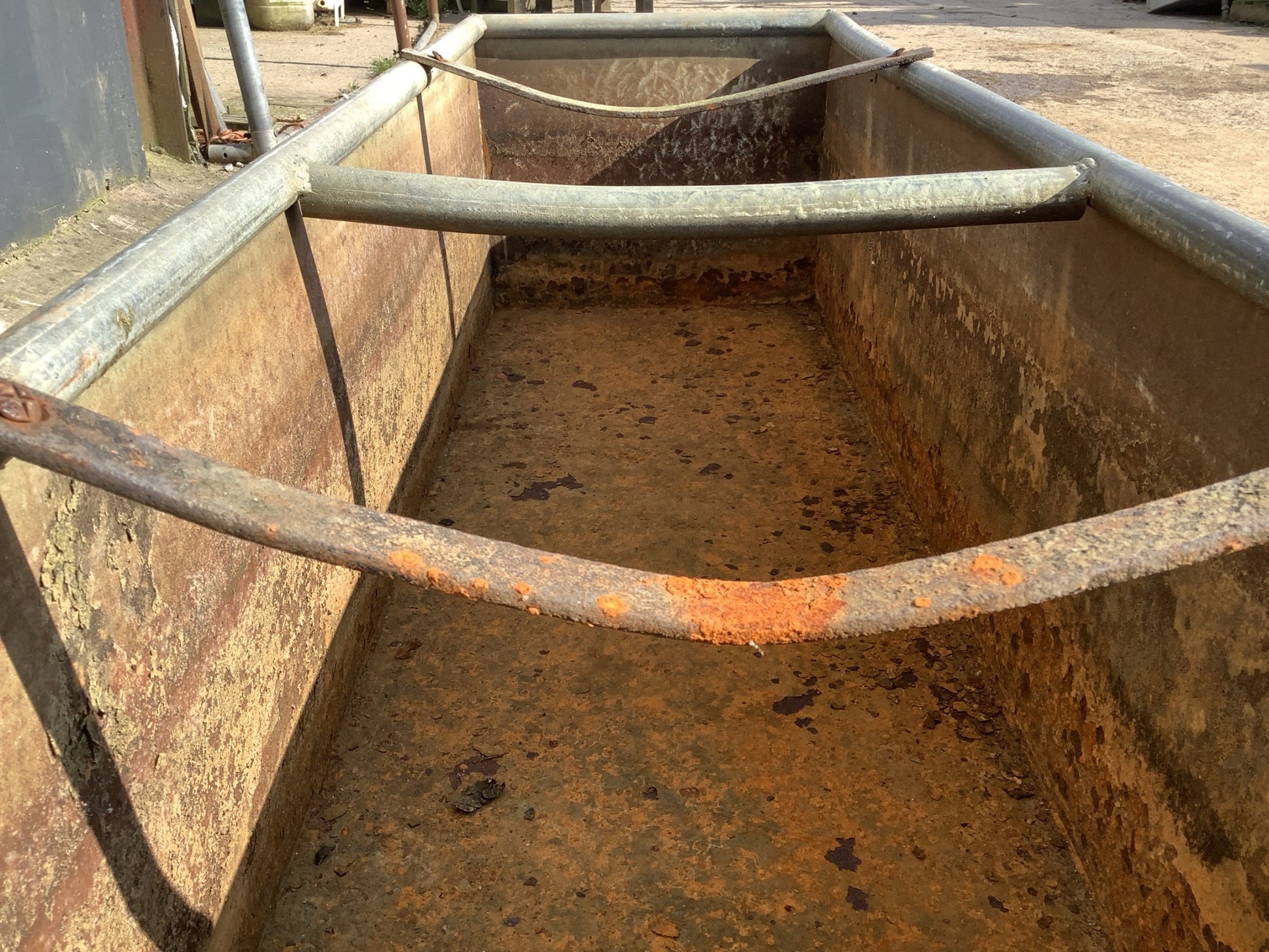 Bent middle dividers