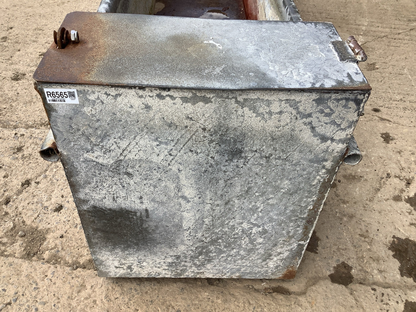 8’ Beautiful Old Long Tarnished Galvanized Metal Planter Water Trough