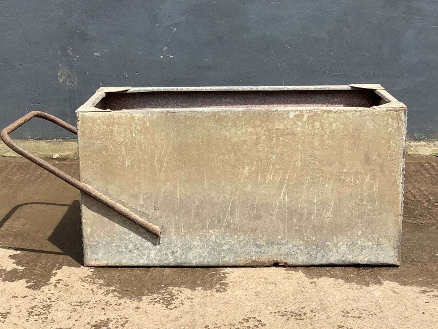 4ft Rustic Old Riveted Weathered Galvanized Metal Water Planter Tank