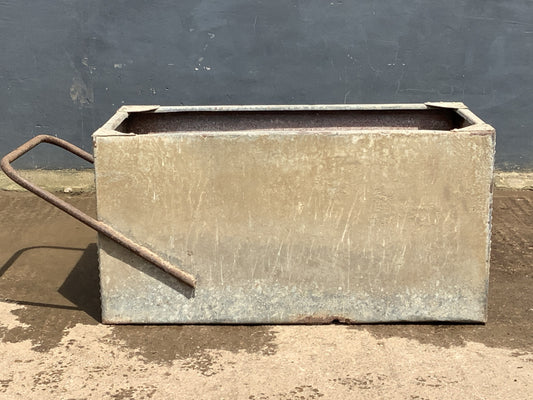 4ft Rustic Old Riveted Weathered Galvanized Metal Water Planter Tank