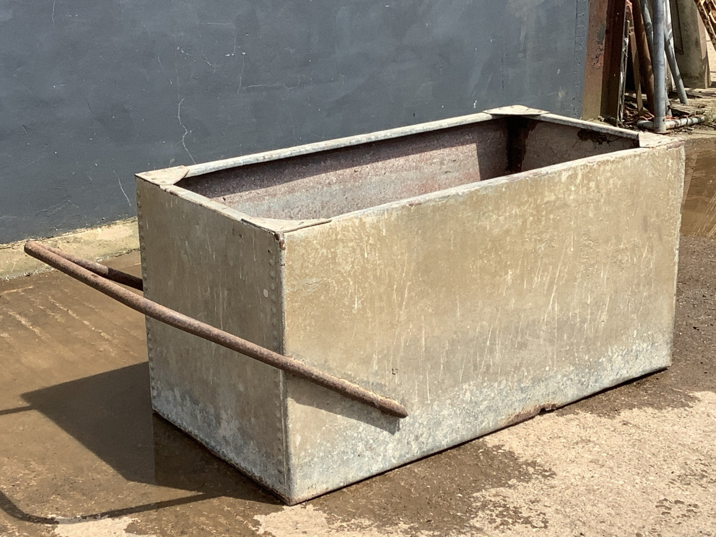 4ft Rustic Old Riveted Weathered Galvanized Metal Water Planter Tank