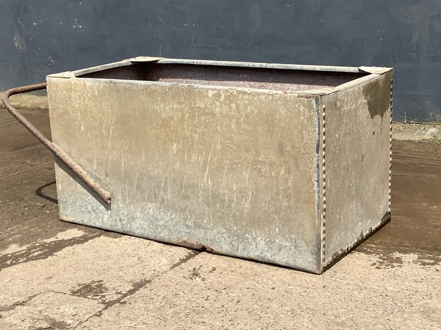 4ft Rustic Old Riveted Weathered Galvanized Metal Water Planter Tank