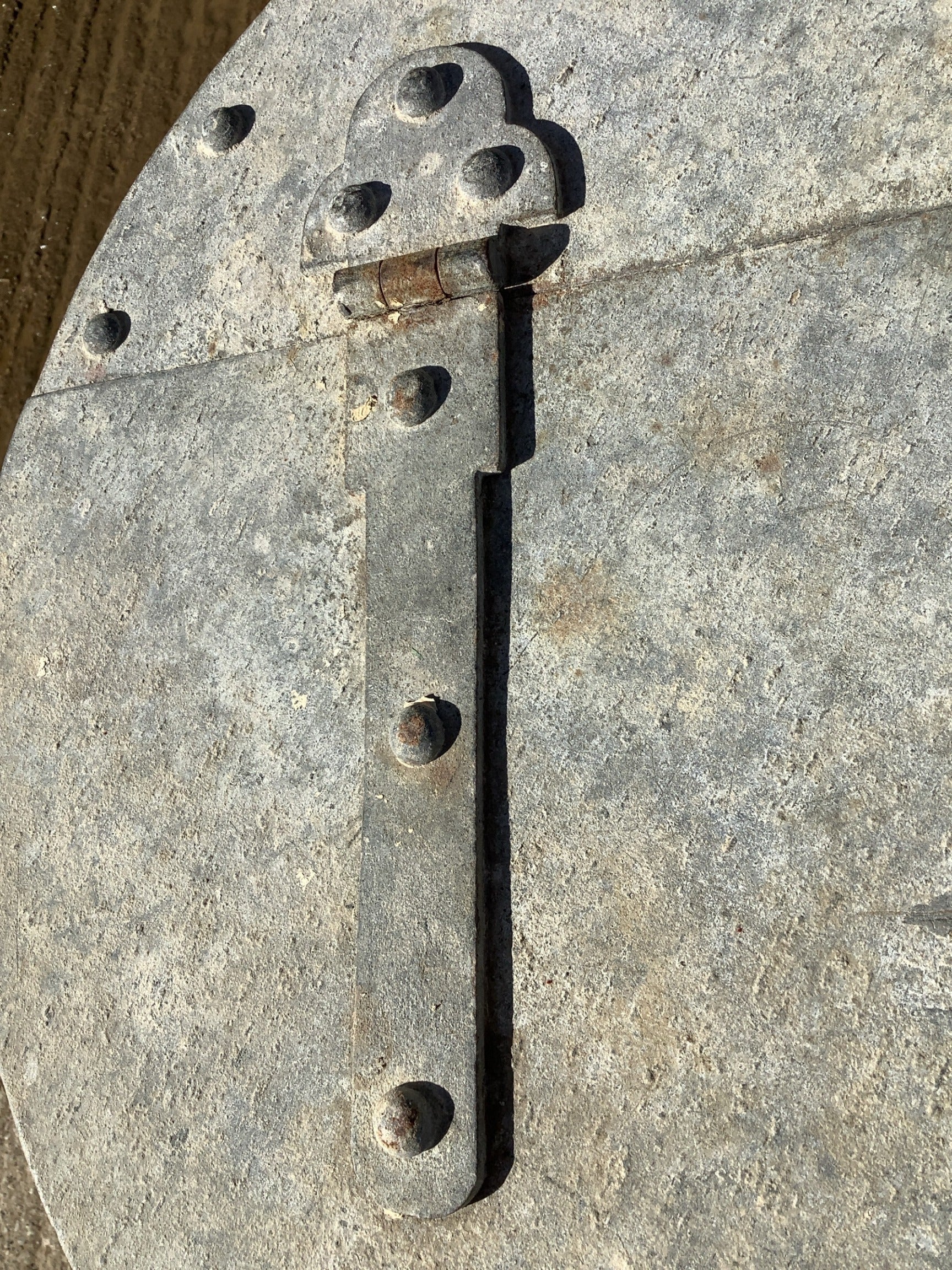 Good soild strong hinges