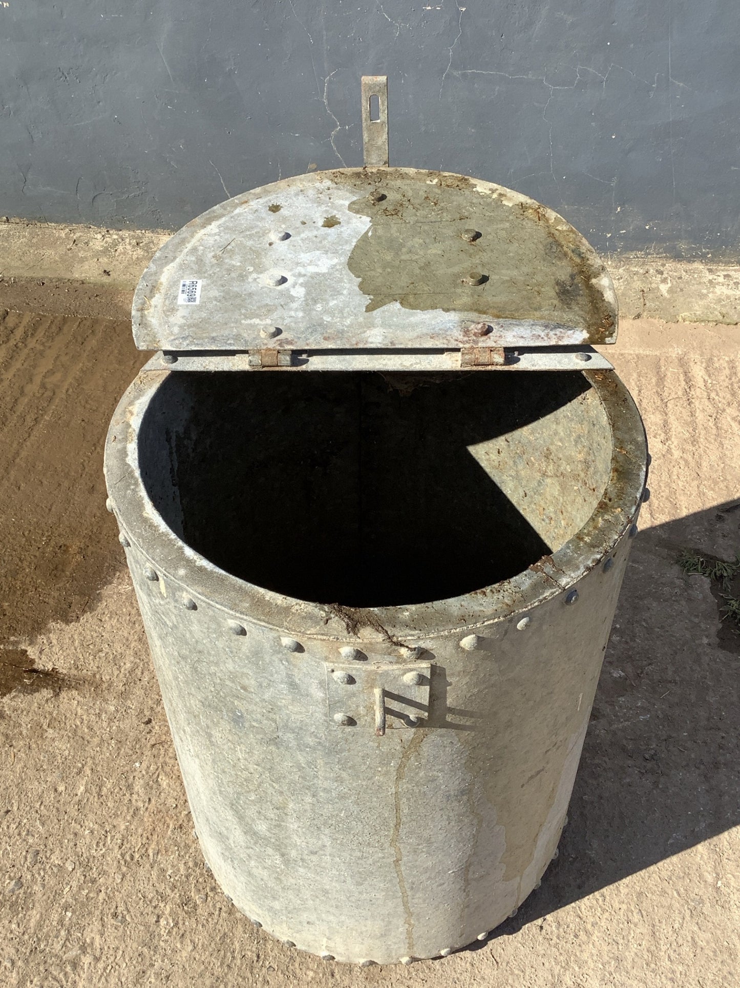 Lovely Old Round Riveted Garden Galvanised Tarnished Metal Feed Storage Bin Planter