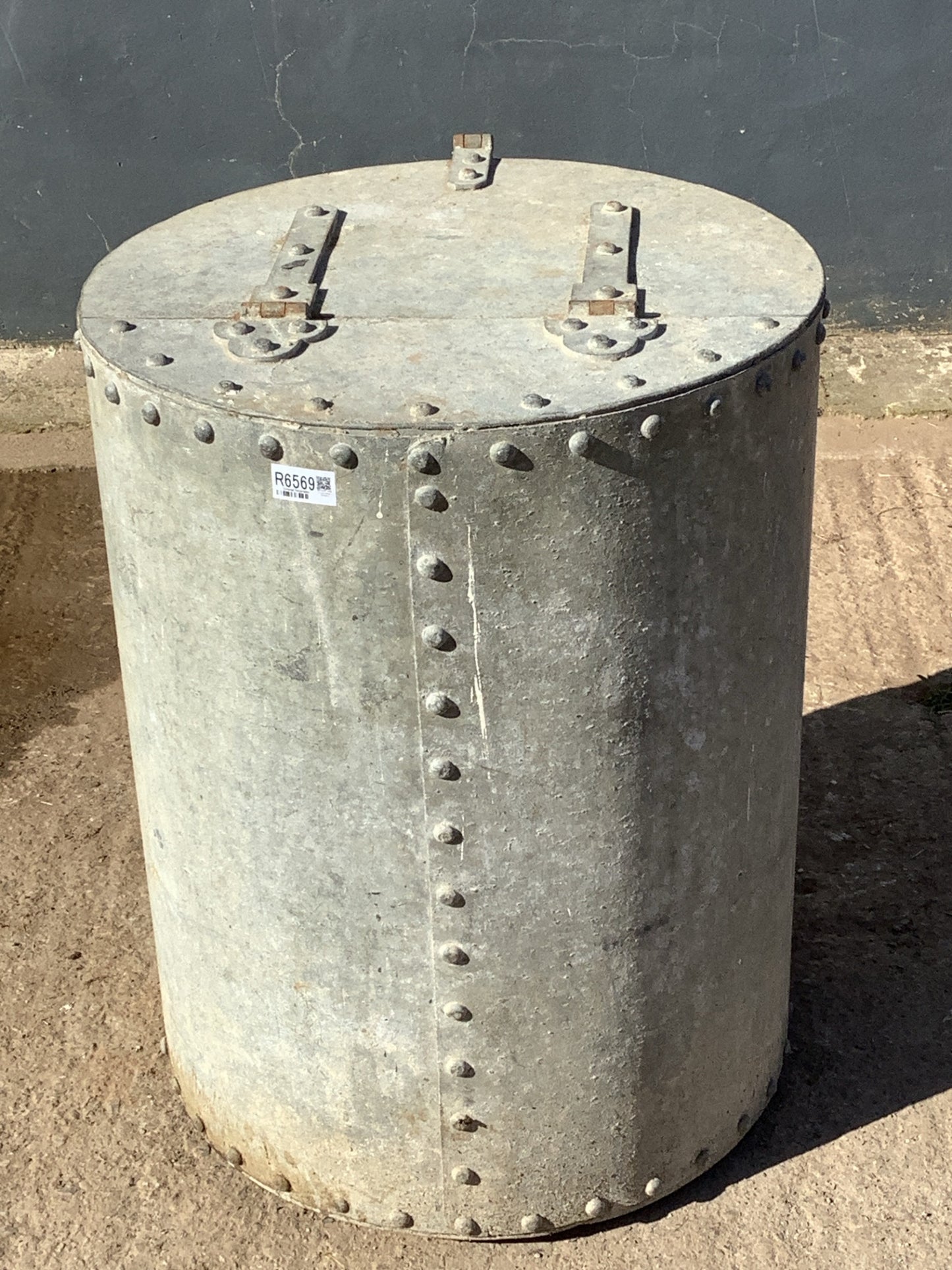 Lovely Old Round Riveted Garden Galvanised Tarnished Metal Feed Storage Bin Planter