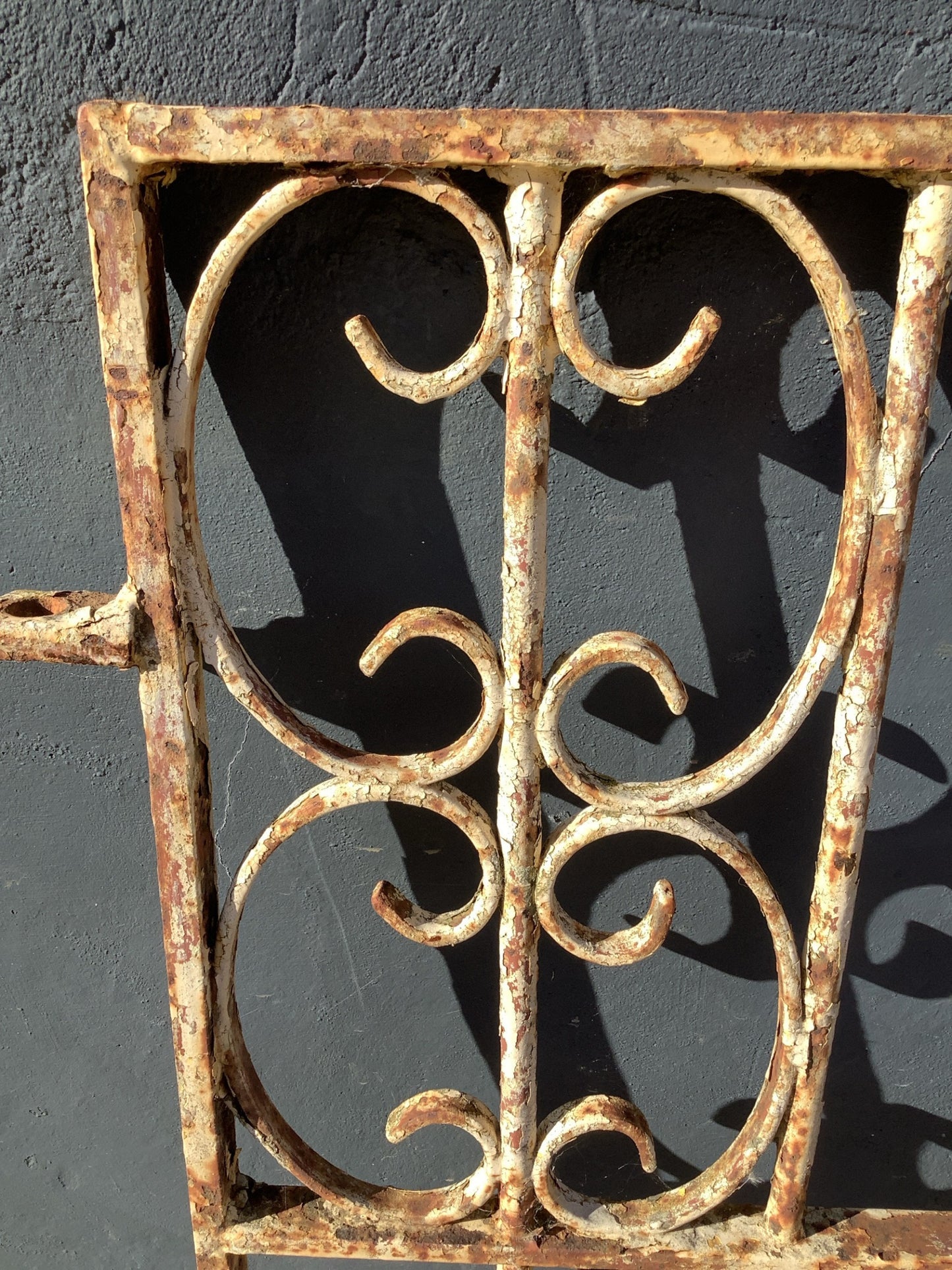 Rustic Pair Of Painted Cast Iron Old Metal Garden Driveway Gates