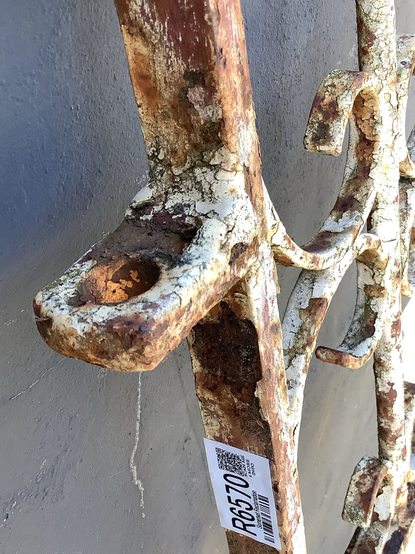 Rustic Pair Of Painted Cast Iron Old Metal Garden Driveway Gates
