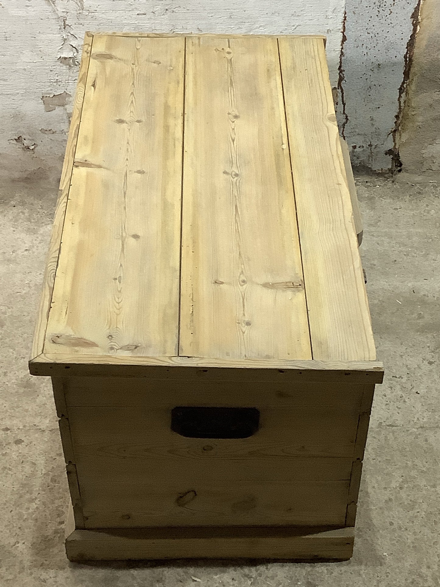Beautiful Reclaimed Medium Old Stripped Pine Wooden Blanket Box 1'4"H 2'9" W