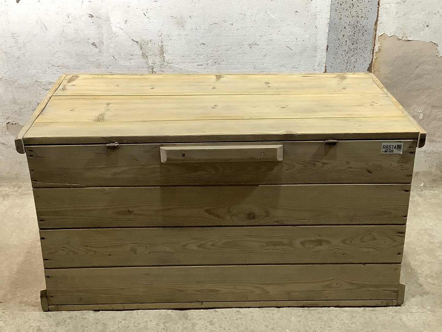 Beautiful Reclaimed Medium Old Stripped Pine Wooden Blanket Box 1'4"H 2'9" W