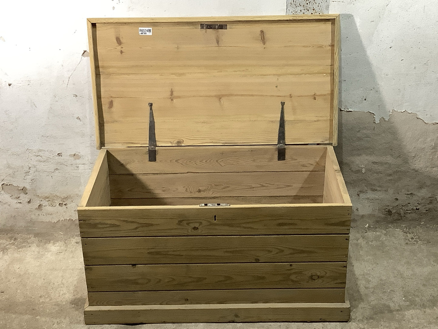 Beautiful Reclaimed Medium Old Stripped Pine Wooden Blanket Box 1'4"H 2'9" W