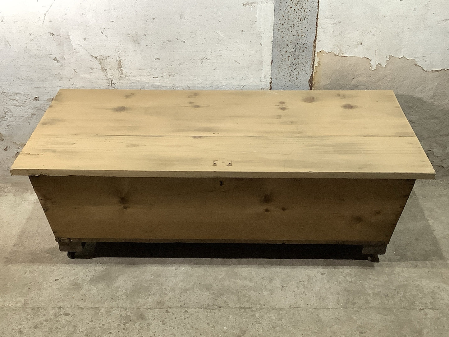 Reclaimed Rustic Old Natural Pine Wooden Toy Box Coffee Table 1'2"H 3'10" W