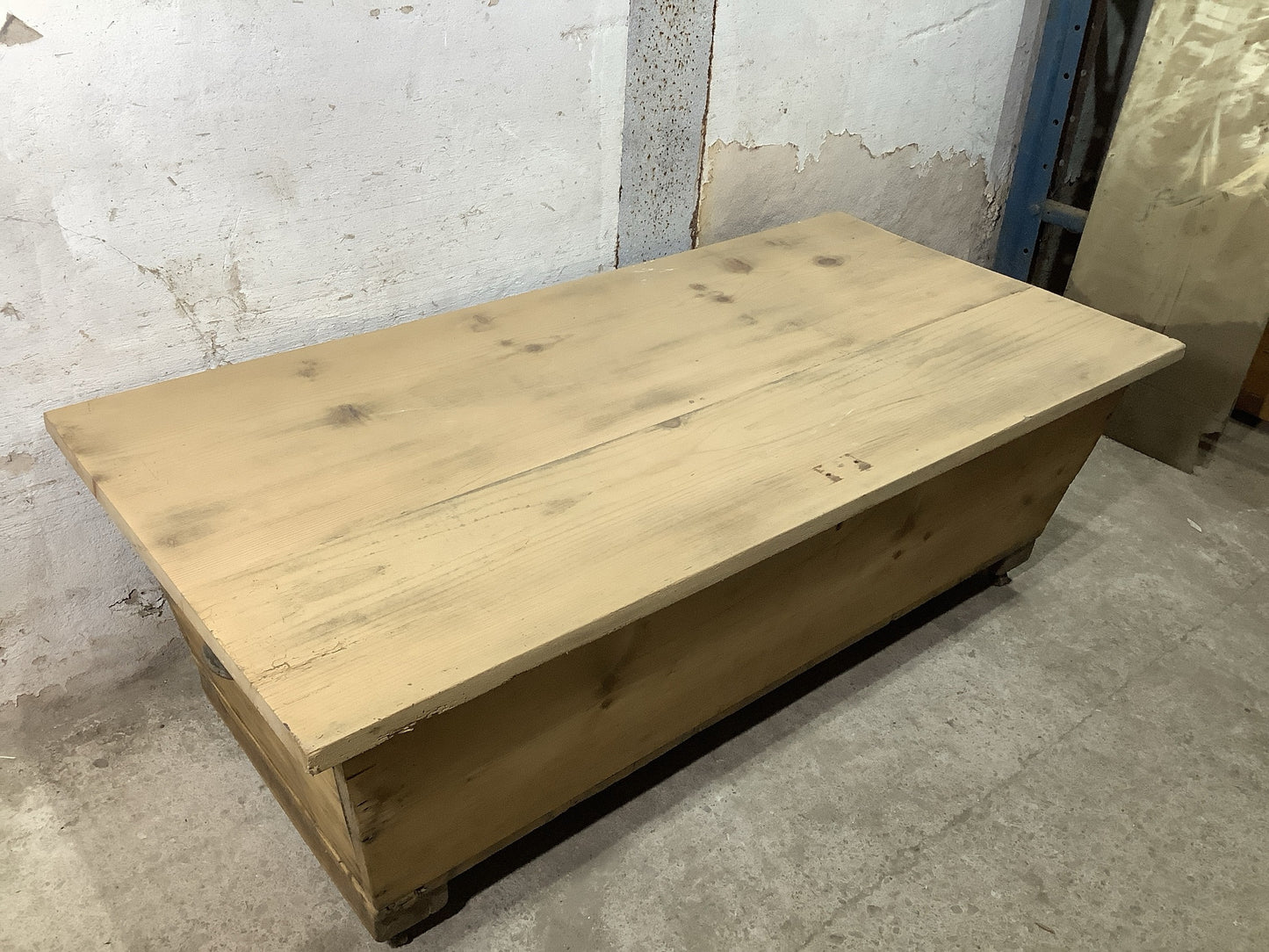 Reclaimed Rustic Old Natural Pine Wooden Toy Box Coffee Table 1'2"H 3'10" W