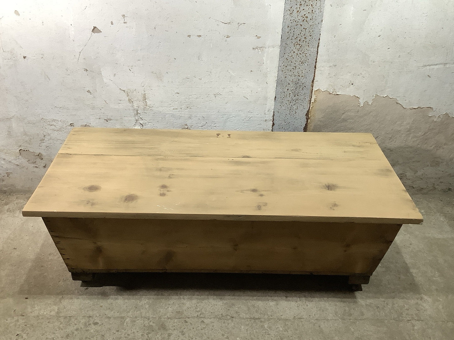 Reclaimed Rustic Old Natural Pine Wooden Toy Box Coffee Table 1'2"H 3'10" W