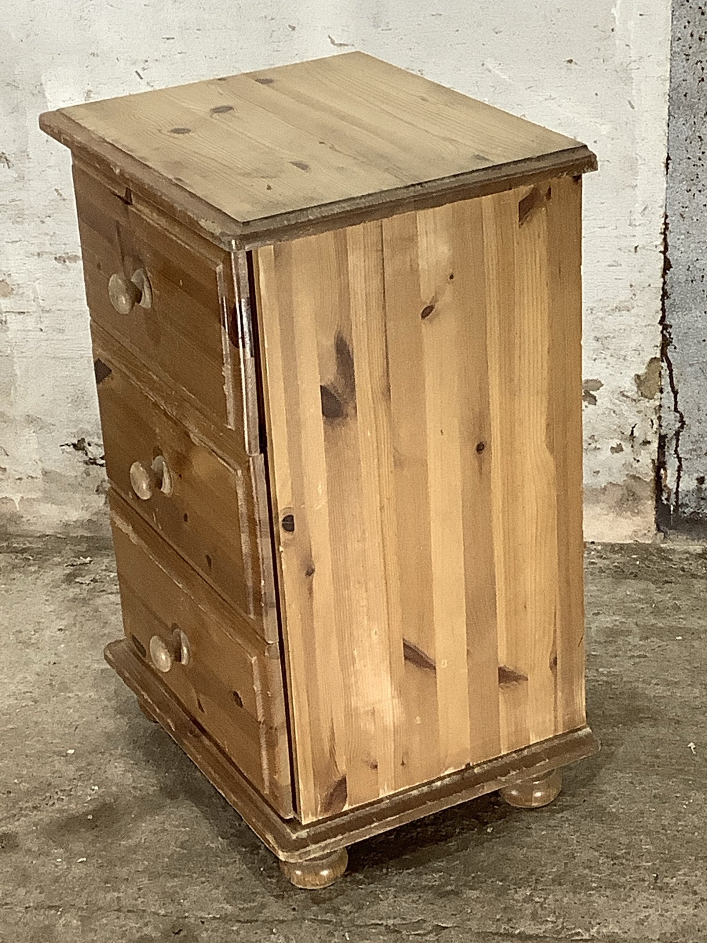 1980,s Varnished Pine 3 Drawer Wooden Pine Bedside Cupboard 2'1"H 1'5" W