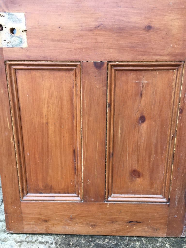 29 1/4x76 1/4” Reclaimed Victorian Varnished Pine 4 Panel 2 Over 2 Internal Door